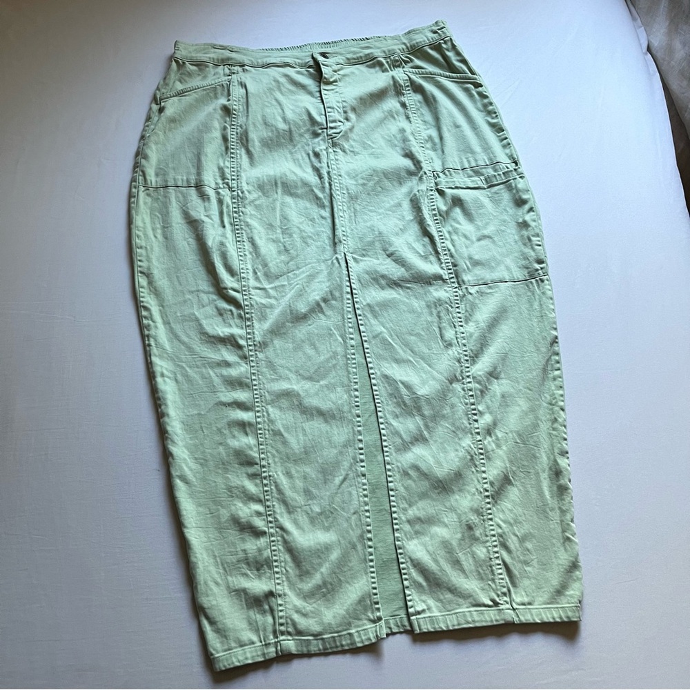 WHAT LO WANTS sage‎ green tencel cotton spandex elastic waist midi skirt